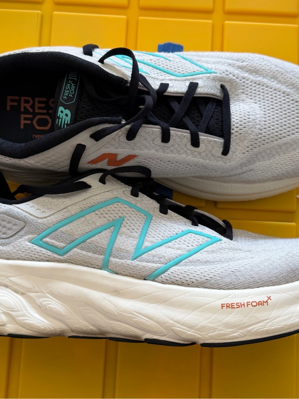 New Balance 1080 Mens's Running Shoes - Light Gray with Turquoise and Black